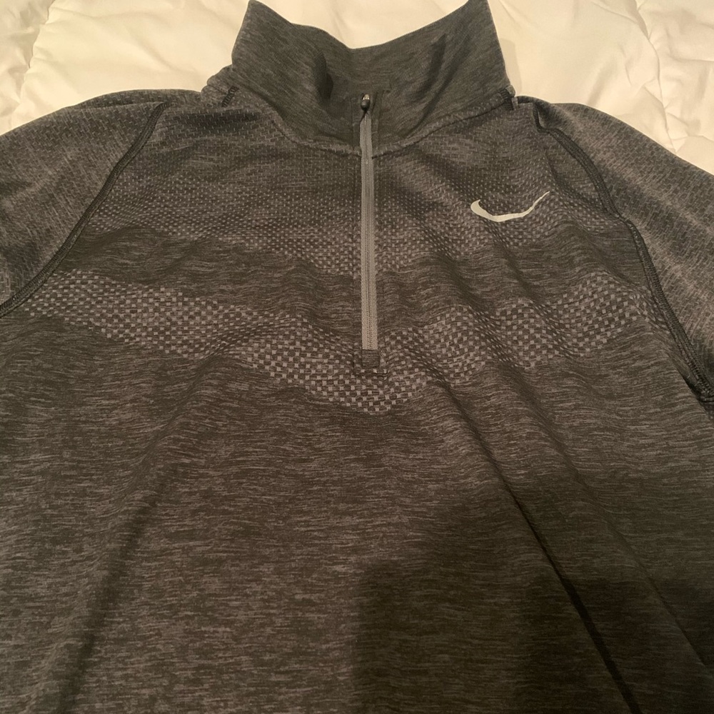 Nike Pullover - Picture 3 of 3